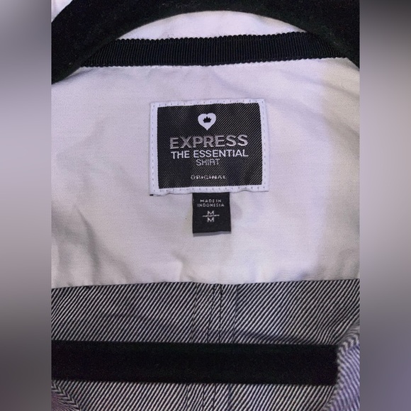 Button down - Picture 3 of 7